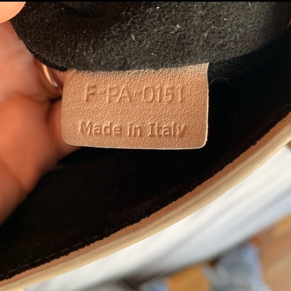 CÉLINE medium phantom tote in leopard - Picture 8 of 9